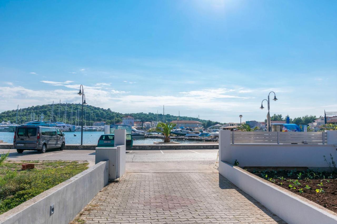 Apartments Sime Рогозница Экстерьер фото